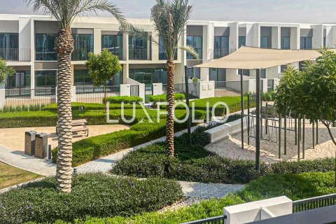Townhouse in The Valley, Dubai 3 bedrooms, 175 sq.m. № 45275 - photo 7