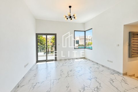 Townhouse in Umm Suqeim 3, Umm Suqeim, Dubai 3 bedrooms, 288 sq.m. № 142419 - photo 12