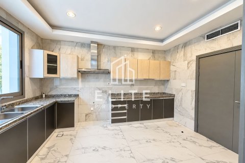 Townhouse in Umm Suqeim 3, Umm Suqeim, Dubai 3 bedrooms, 288 sq.m. № 142419 - photo 9