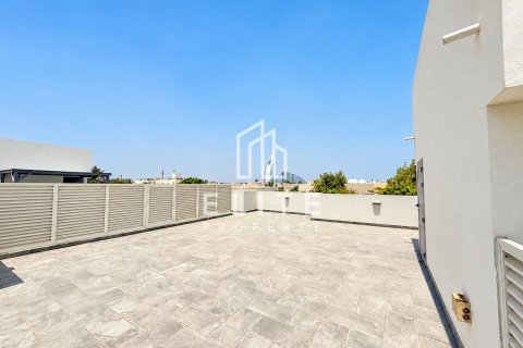 Townhouse in Umm Suqeim 3, Umm Suqeim, Dubai 3 bedrooms, 288 sq.m. № 142419 - photo 11