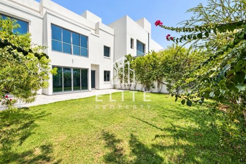 Townhouse in Umm Suqeim 3, Umm Suqeim, Dubai 3 bedrooms, 288 sq.m. № 142419 - photo 6