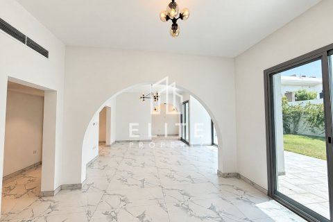 Townhouse in Umm Suqeim 3, Umm Suqeim, Dubai 3 bedrooms, 288 sq.m. № 142419 - photo 5