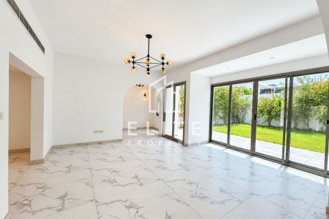 Townhouse in Umm Suqeim 3, Umm Suqeim, Dubai 3 bedrooms, 288 sq.m. № 142419 - photo 18