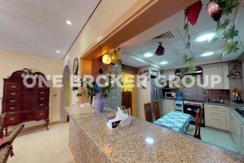 Apartment in Palm Jumeirah, Dubai 2 bedrooms, 185.5 sq.m. № 231 - photo 11