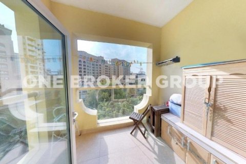 Apartment in Palm Jumeirah, Dubai 2 bedrooms, 185.5 sq.m. № 231 - photo 6