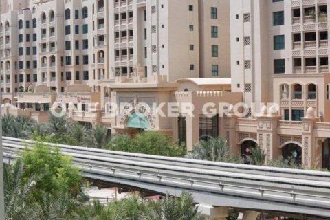 Apartment in Palm Jumeirah, Dubai 2 bedrooms, 185.5 sq.m. № 231 - photo 1