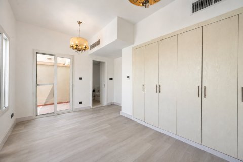 Villa in The Springs, Dubai 2 bedrooms, 152.97 sq.m. № 142285 - photo 6