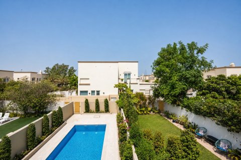 Villa in The Springs, Dubai 2 bedrooms, 152.97 sq.m. № 142285 - photo 13