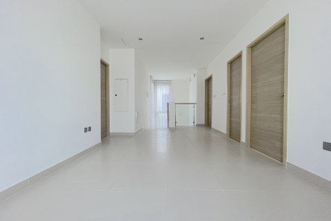 Villa in Dubai Hills Estate, Dubai 4 bedrooms, 327.3 sq.m. № 142288 - photo 13