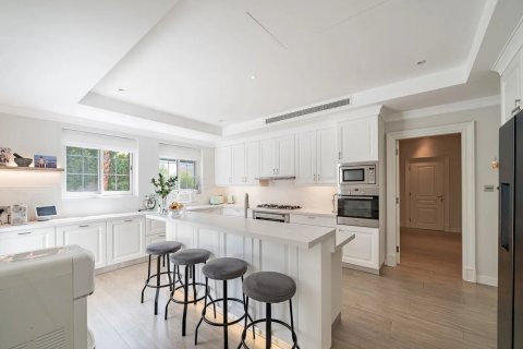 Adosado en Dubai, 6 dormitorios, 666 m², № 97177 - foto 5