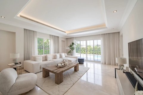 Adosado en Dubai, 6 dormitorios, 666 m², № 97177 - foto 2