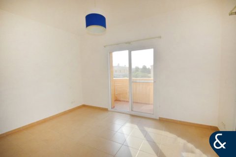 Купить виллу в Арабиан Ранчес, Дубай: 2 спальни, 175м², № 91267 - фото 3