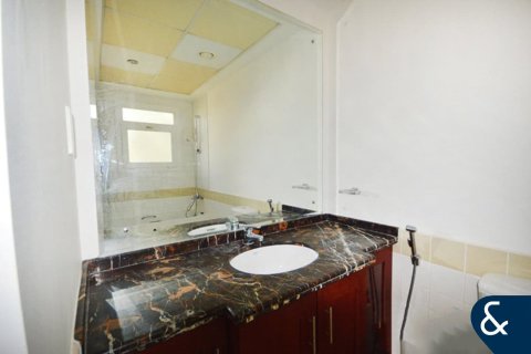 Купить виллу в Арабиан Ранчес, Дубай: 2 спальни, 175м², № 91267 - фото 5