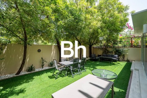 Adosado en Mudon, Dubai, 4 dormitorios, 312 m², № 57939 - foto 2