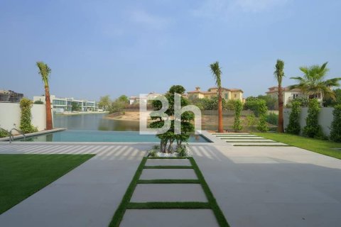 Снять в аренду виллу в Jumeirah Park, Дубай: 3 спальни, 634м², № 57922 - фото 6