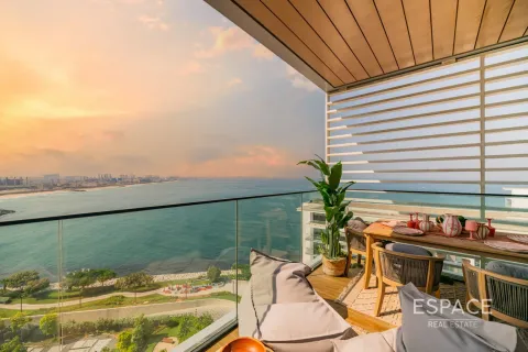 Apartment in Bluewaters, Dubai 3 bedrooms, 190 sq.m. № 61576 - photo 1