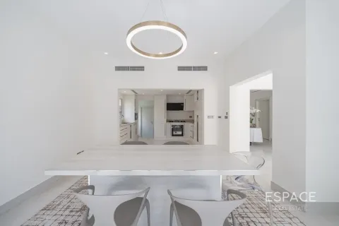 Villa in Meadows, Dubai 4 bedrooms, 332 sq.m. № 61571 - photo 5