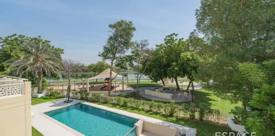 Villa in Meadows, Dubai 4 bedrooms, 332 sq.m. № 61571