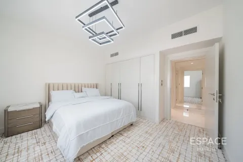 Villa in Meadows, Dubai 4 bedrooms, 332 sq.m. № 61571 - photo 18