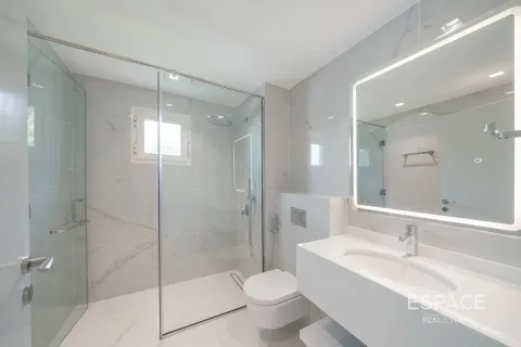 Villa in Meadows, Dubai 4 bedrooms, 332 sq.m. № 61571 - photo 11