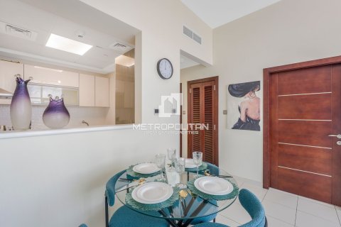 Apartment in Glitz, Dubai Studio City, Dubai 1 bedroom, 69 sq.m. № 14903 - photo 13
