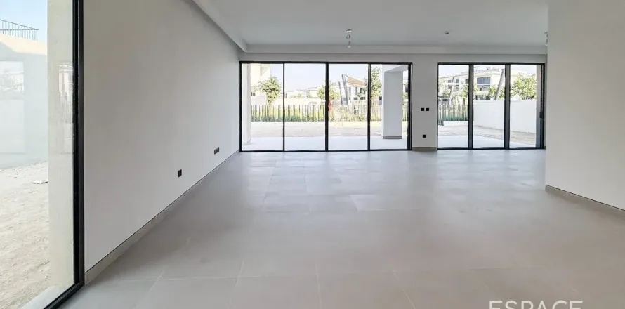 Villa in Tilal Al Ghaf, Dubai 4 bedrooms, 451 sq.m. № 62322