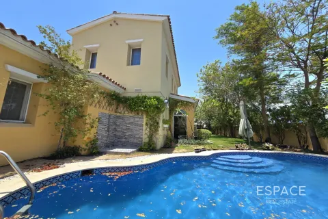 Townhouse in Palmera 4, Arabian Ranches, Dubai 4 bedrooms, 581 sq.m. № 62310 - photo 1