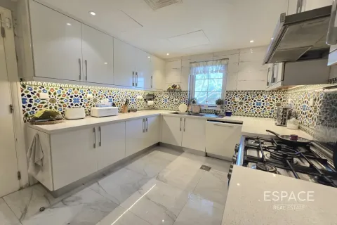 Townhouse in Palmera 4, Arabian Ranches, Dubai 4 bedrooms, 297 sq.m. № 62310 - photo 5