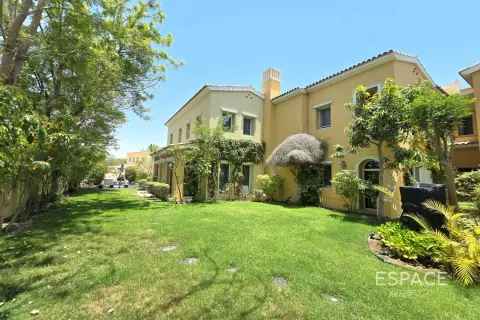 Townhouse in Palmera 4, Arabian Ranches, Dubai 4 bedrooms, 581 sq.m. № 62310 - photo 2