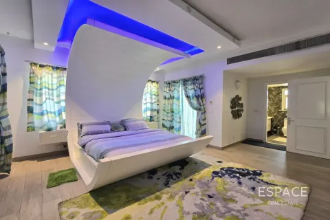 Townhouse in Palmera 4, Arabian Ranches, Dubai 4 bedrooms, 297 sq.m. № 62310 - photo 13