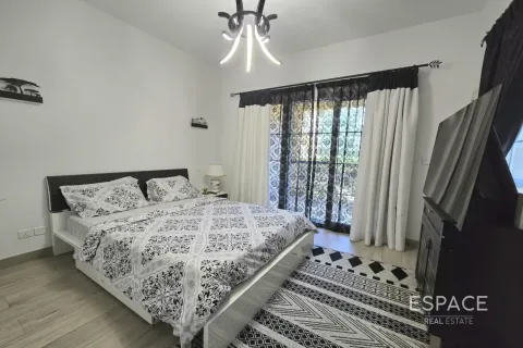 Townhouse in Palmera 4, Arabian Ranches, Dubai 4 bedrooms, 297 sq.m. № 62310 - photo 11