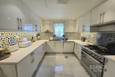 Townhouse in Palmera 4, Arabian Ranches, Dubai 4 bedrooms, 297 sq.m. № 62310 - photo 6