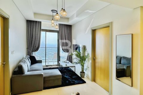 Apartment in Business Bay, Dubai 2 bedrooms, 76 sq.m. № 22841 - photo 1