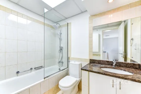 Купить виллу в The Lakes, Дубай: 3 спальни, 233м², № 64527 - фото 9