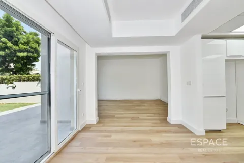 Купить виллу в The Lakes, Дубай: 3 спальни, 233м², № 64527 - фото 3