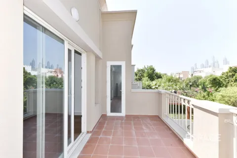 Купить виллу в The Lakes, Дубай: 3 спальни, 233м², № 64527 - фото 12