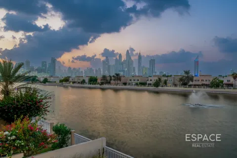 Купить виллу в The Lakes, Дубай: 4 спальни, 336м², № 64525 - фото 4