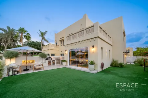 Купить виллу в The Lakes, Дубай: 4 спальни, 336м², № 64525 - фото 20