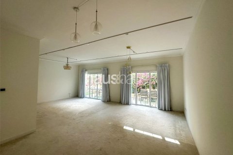 Villa en Al Barsha 1, Al Barsha, Dubai, 4 dormitorios, 324 m², № 45069 - foto 4