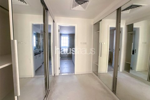 Villa en Al Barsha 1, Al Barsha, Dubai, 4 dormitorios, 324 m², № 45069 - foto 28