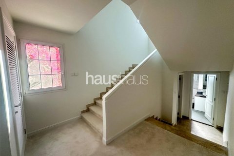 Villa en Al Barsha 1, Al Barsha, Dubai, 4 dormitorios, 324 m², № 45069 - foto 10