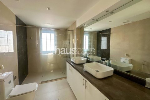 Villa en Al Barsha 1, Al Barsha, Dubai, 4 dormitorios, 324 m², № 45069 - foto 29