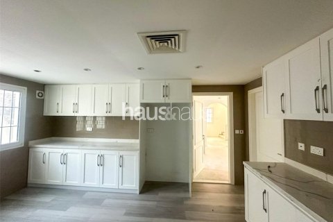 Villa en Al Barsha 1, Al Barsha, Dubai, 4 dormitorios, 324 m², № 45069 - foto 7