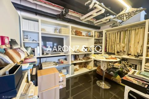 Office in Jumeirah Lake Towers, Dubai 106.1 sq.m. № 78350 - photo 11