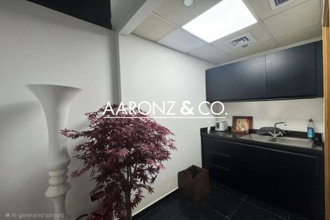 Office in Jumeirah Lake Towers, Dubai 106.1 sq.m. № 78350 - photo 7