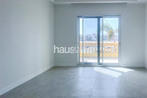 Снять в аренду виллу в Marina Residences, Пальма Джумейра, Дубай: 2 спальни, 380м², № 44463 - фото 3