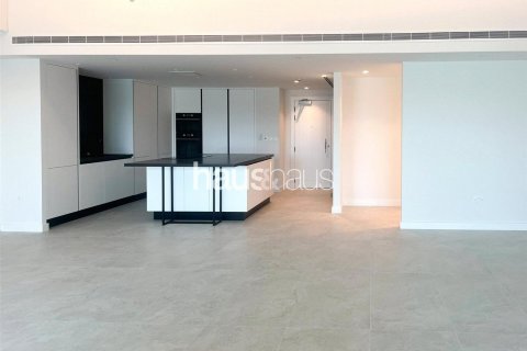 Снять в аренду виллу в Marina Residences, Пальма Джумейра, Дубай: 2 спальни, 380м², № 44463 - фото 1