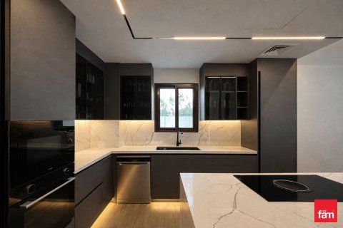 Купить виллу в Дубае: 3 спальни, 405м², № 99962 - фото 4