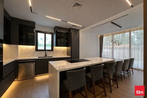 Купить виллу в Дубае: 3 спальни, 405м², № 99962 - фото 5