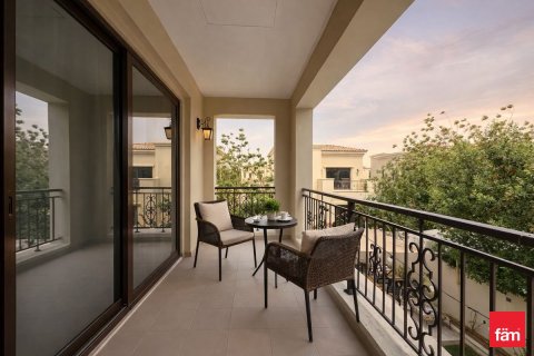 Купить виллу в Дубае: 3 спальни, 405м², № 99962 - фото 9